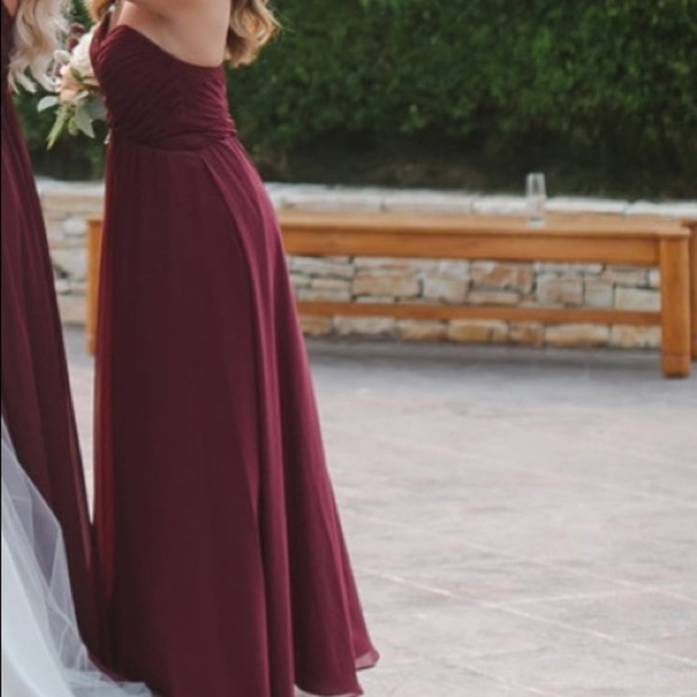 Bridesmaid dress in Bordeaux colour